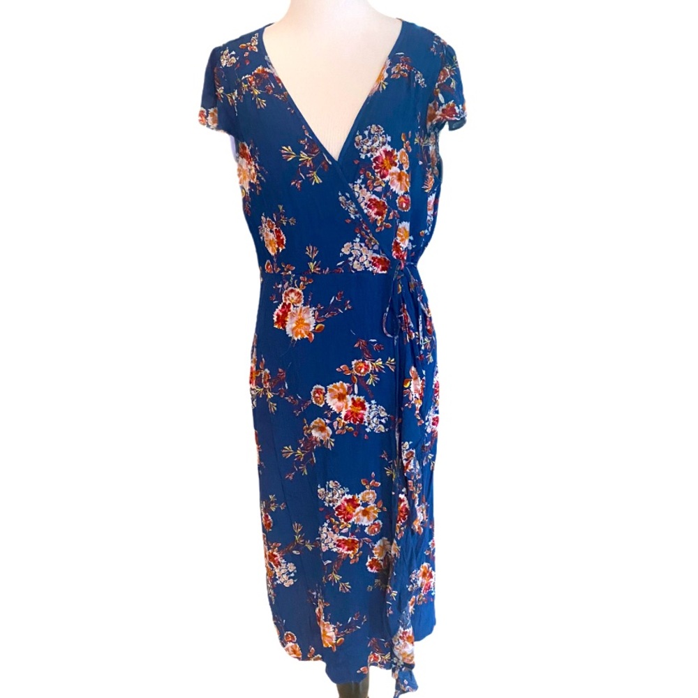 Floral Tie back dress!